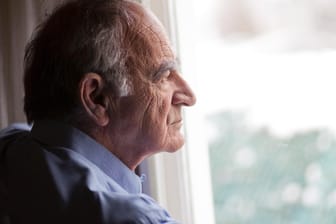 Ein alter Mann (Symbolbild): Die Überalterung führt nach Meinung eines Soziologen zu einer gefährlichen Schieflage.
