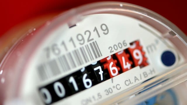 Der Umwelt zuliebe ändern Menschen in Industriestaaten ihr Verhalten besonders oft im Haushalt - etwa indem sie weniger Wasser verbrauchen. Der Umwelt zuliebe ändern Menschen in Industriestaaten ihr Verhalten besonders oft im Haushalt - etwa indem sie weniger Wasser verbrauchen.
