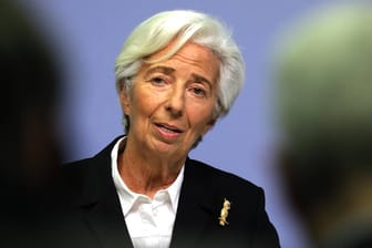 EZB-Präsidentin Christine Lagarde: Von der Geldpolitik ihres Vorgängers Mario Draghi könnte sie sich bald verabschieden.