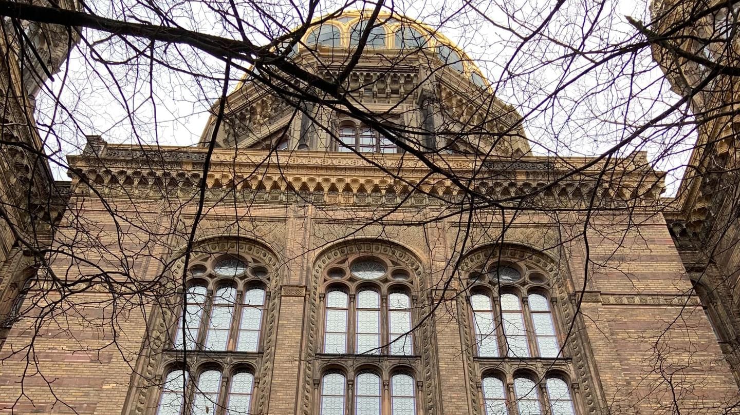 Die Synagoge in der Oranienburger Straße: Das Gebäude wurde in der Nazizeit schwer beschädigt.