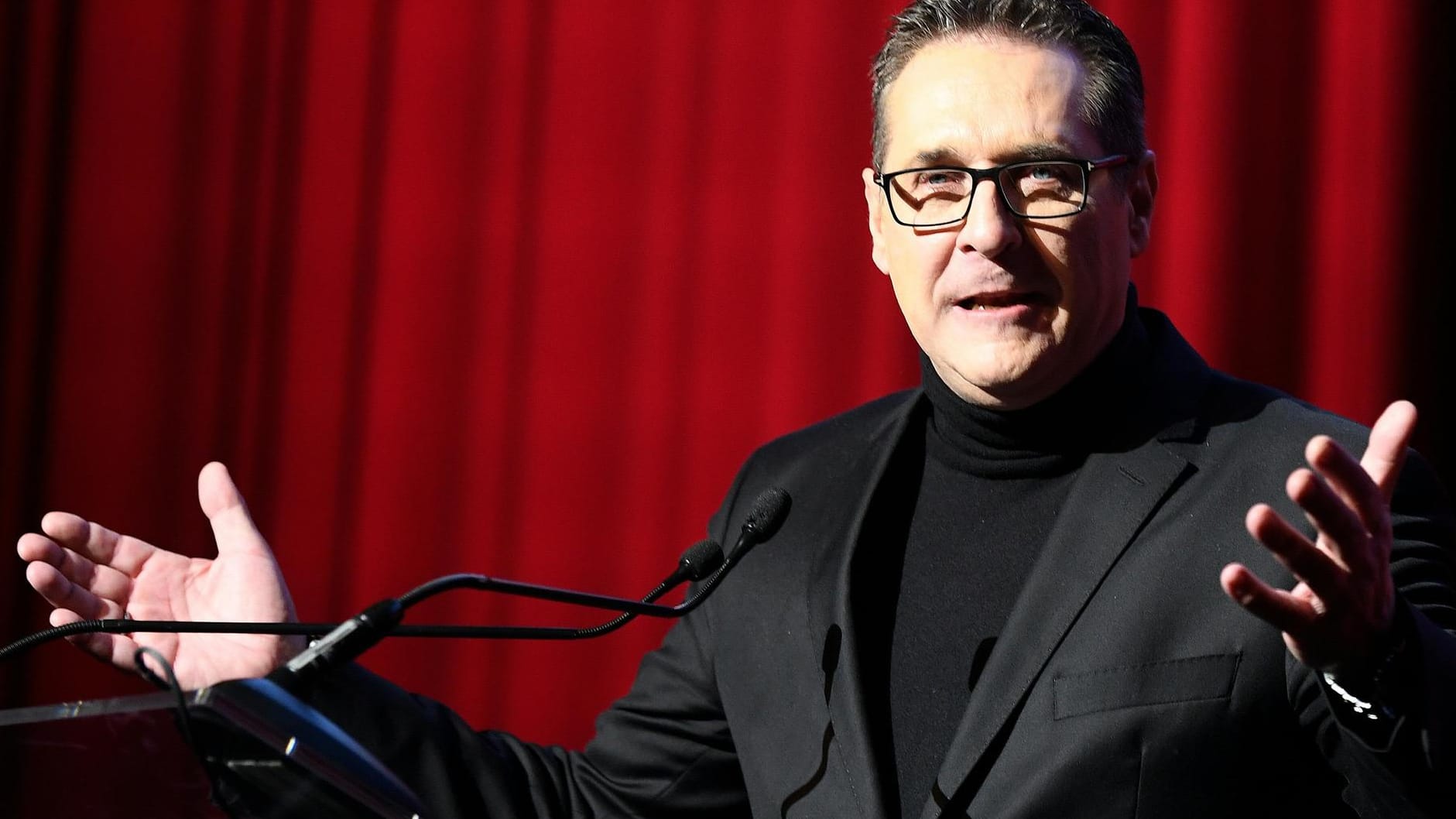 Heinz-Christian Strache: Das Ibiza-Video brachte ihn zu Fall – nun will er zurückkehren auf Österreichs politisches Parkett. Heinz-Christian Strache: Das Ibiza-Video brachte ihn zu Fall – nun will er zurückkehren auf Österreichs politisches Parkett.