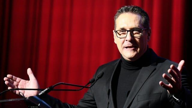 Heinz-Christian Strache spricht beim Neujahrsempfang der DAÖ in Wien. Heinz-Christian Strache spricht beim Neujahrsempfang der DAÖ in Wien.