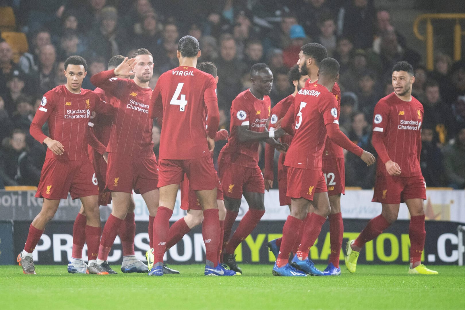 Der FC Liverpool bejubelt den zwischenzeitlichen 1:0-Führungstreffer.