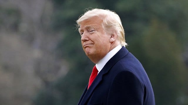 Die Einladung zu den Nahost-Gesprächen erfolgt inmitten des Amtsenthebungsverfahren gegen Trump im US-Senat. Die Einladung zu den Nahost-Gesprächen erfolgt inmitten des Amtsenthebungsverfahren gegen Trump im US-Senat.