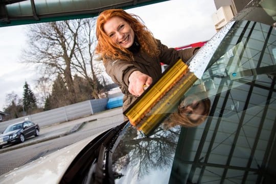 Der Fensterwischer ist zum reinigen der Autoscheiben da.
