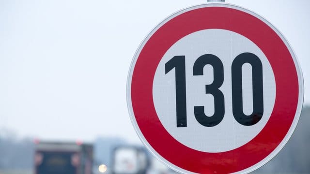 Der ADAC lehnt ein Tempolimit auf Autobahnen nicht mehr ab.
