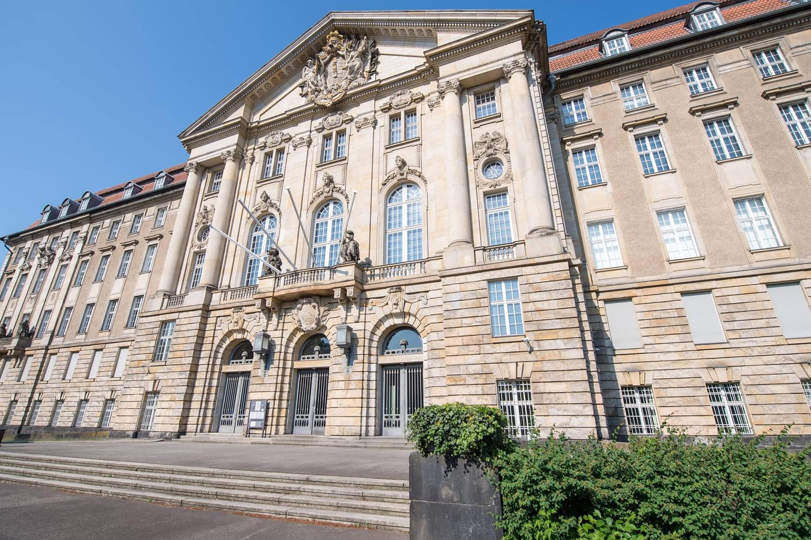 Das Berliner Kammergericht in Berlin: Ein Islamist plante einen Anschlag in Berlin. Nun wurde er zu mehr als fünf Jahren Haft verurteilt.