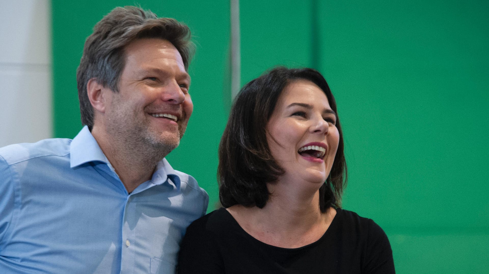 Annalena Baerbock und Robert Habeck, die Vorsitzenden der Grünen: Mit den aktuellen Ergebnissen würden es die Grünen in die Regierung schaffen. (Archivbild)