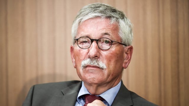 Im Ausschlussverfahren gegen den umstrittenen Bestseller-Autor Thilo Sarrazin hat die SPD einen erneuten Erfolg errungen.