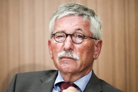 Im Ausschlussverfahren gegen den umstrittenen Bestseller-Autor Thilo Sarrazin hat die SPD einen erneuten Erfolg errungen.