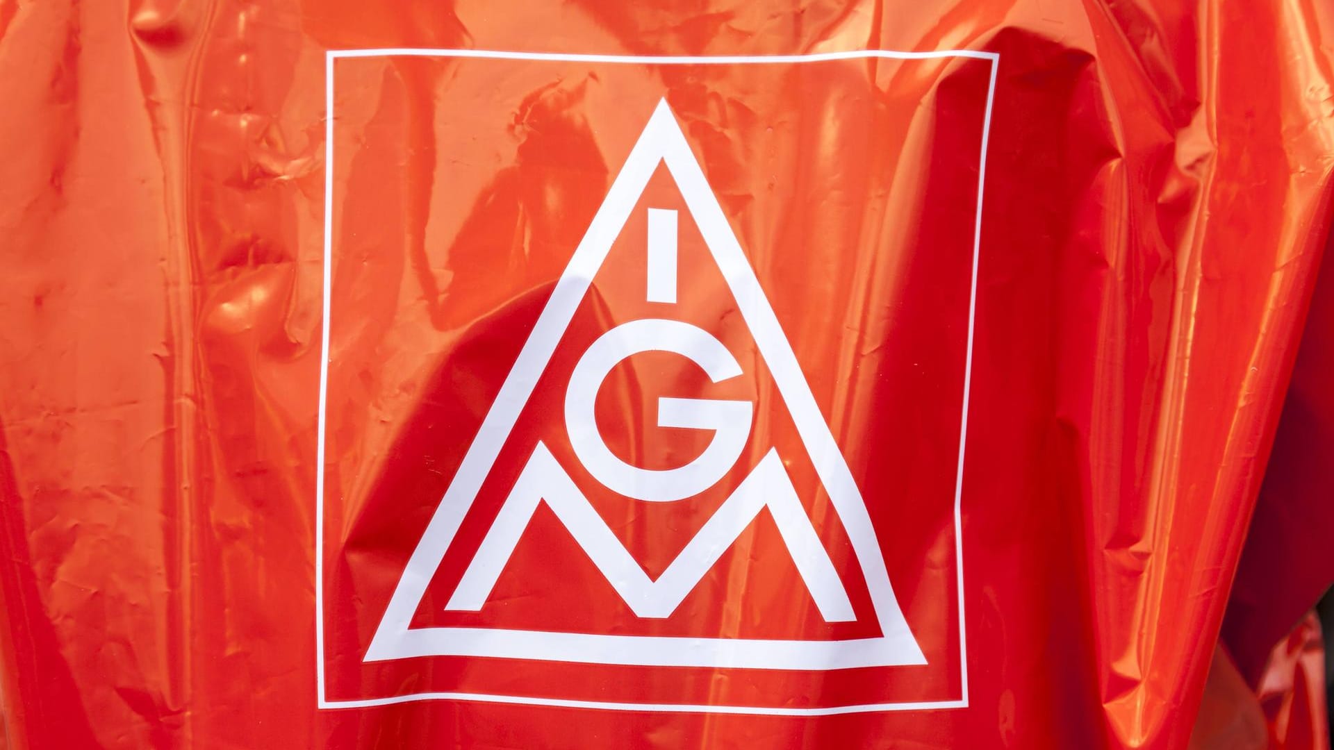 IG Metall: Bereits 2010 hatte die Gewerkschaft angesichts der Wirtschafts- und Finanzkrise die Jobsicherung in den Vordergrund gestellt. IG Metall: Bereits 2010 hatte die Gewerkschaft angesichts der Wirtschafts- und Finanzkrise die Jobsicherung in den Vordergrund gestellt.