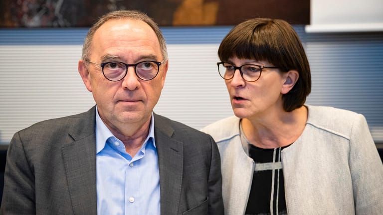 Die SPD-Vorsitzenden Norbert Walter-Borjans und Saskia Esken: Das Firmenimperium der Partei soll 61 Millionen Euro an Wert verloren haben. (Archivbild)
