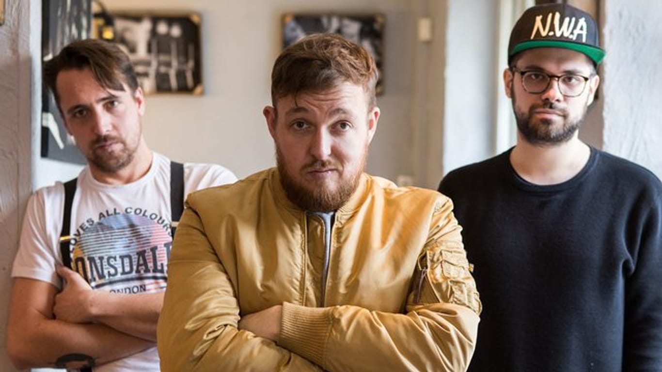 Die Rapper der Antilopen Gang: Danger Dan (l-r), Panik Panzer und Koljah.