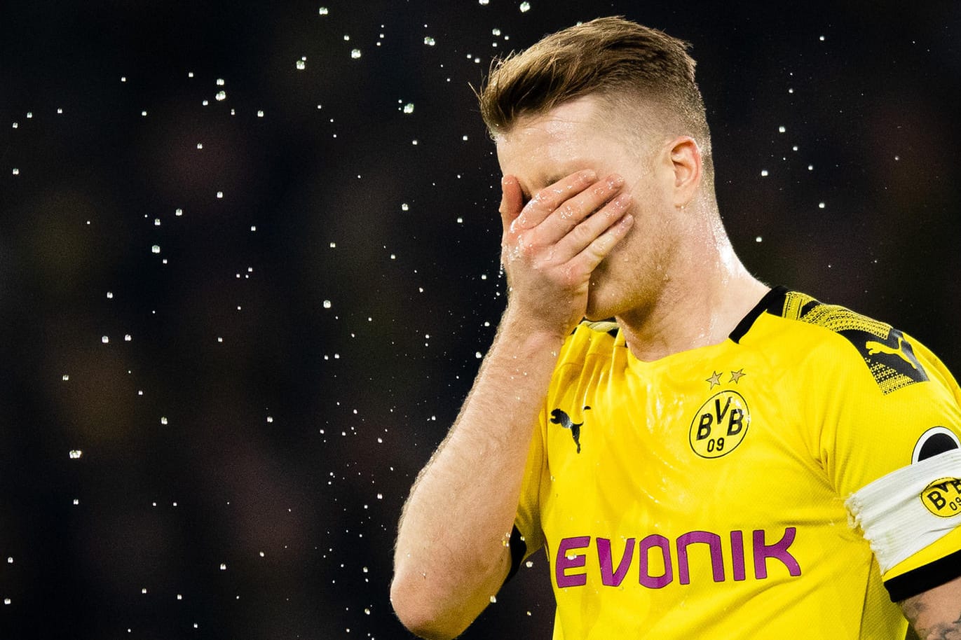 BVB-Kapitän Marco Reus: Seine Mannschaft bleibt anfällig für Konter.