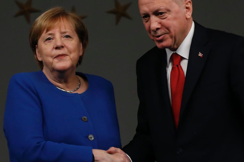 Angela Merkel und Recep Tayyip Erdogan: Die Kanzlerin ist zu Gast in Istanbul.