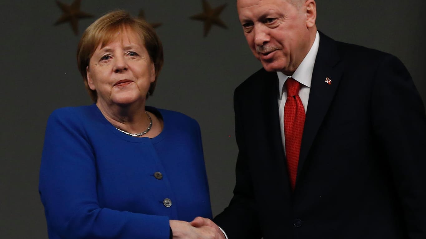 Angela Merkel und Recep Tayyip Erdogan: Die Kanzlerin ist zu Gast in Istanbul.