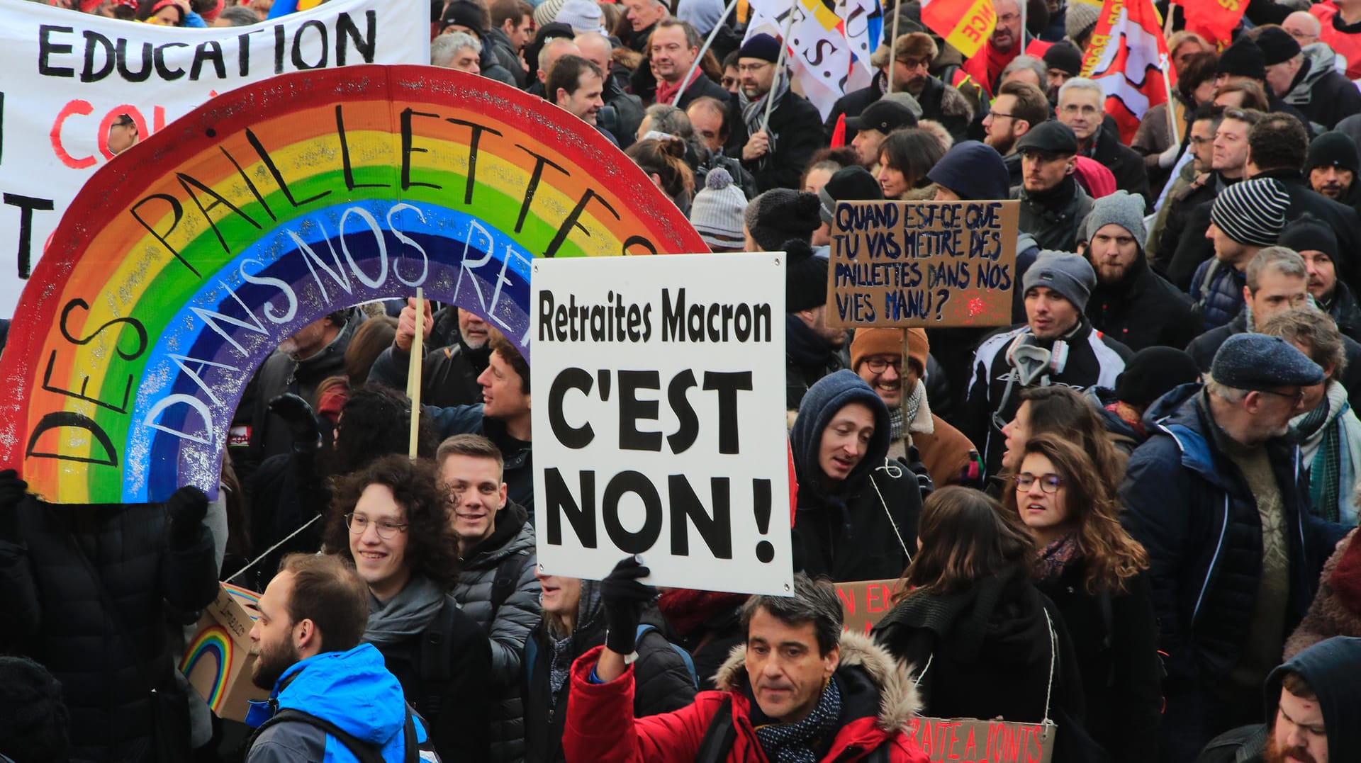 Proteste in Paris: Die linke Gewerkschaft CGT rief für die kommende Woche zu erneuten Aktionstagen und Massenprotesten auf. Proteste in Paris: Die linke Gewerkschaft CGT rief für die kommende Woche zu erneuten Aktionstagen und Massenprotesten auf.