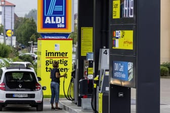 Tanken bei Aldi Süd: Der Discount-Riese will sein Tankstellen-Netz erweitern.