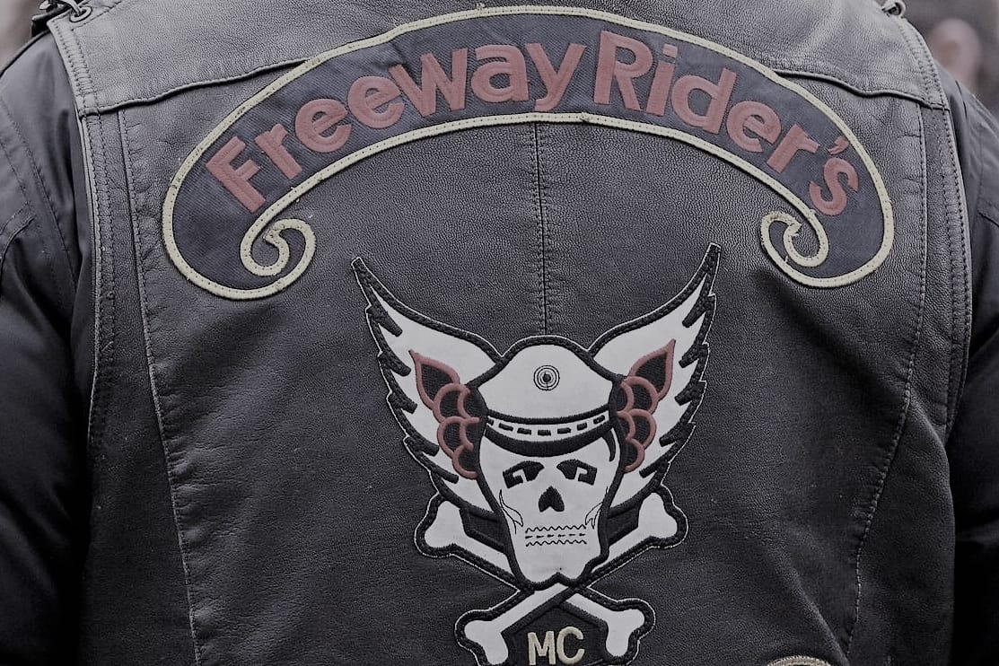 Eine Weste mit dem Logo der "Freeway Rider's": In Hagen sollen die Rocker einen Mann entführt haben.