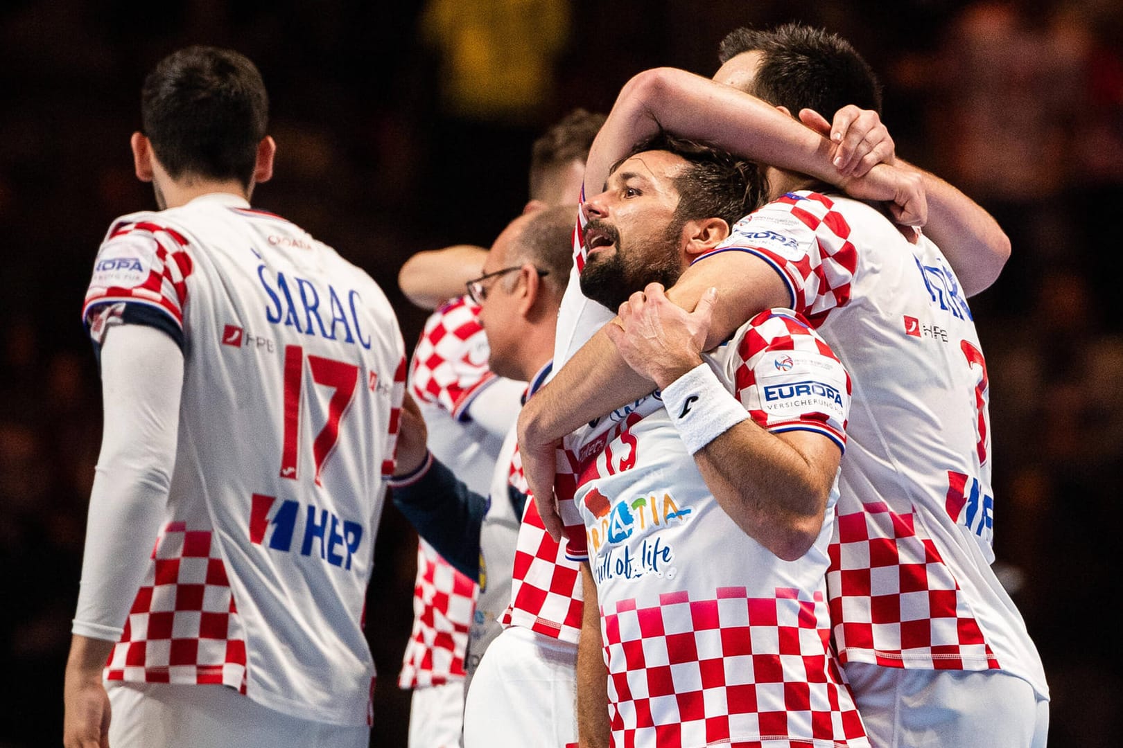 Kroatische Handball-Nationalmannschaft feiert den EM-Finaleinzug.