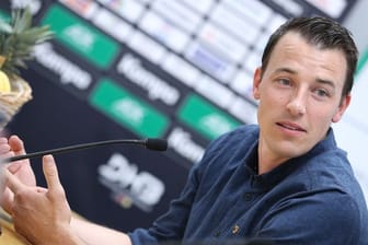 Der frühere Handball-Weltmeister Dominik Klein fordert Unterstützung für den Bundestrainer.
