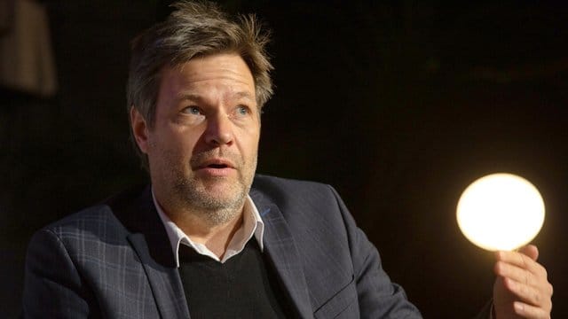 Beim Weltwirtschaftsforum in Davos hatte Habeck die Rede Donald Trumps als "Desaster" bezeichnet. Beim Weltwirtschaftsforum in Davos hatte Habeck die Rede Donald Trumps als "Desaster" bezeichnet.