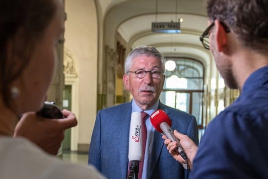 Seit mehr als zehn Jahren versucht die SPD, ihr umstrittenes und ungeliebtes Mitglied Thilo Sarrazin loszuwerden.