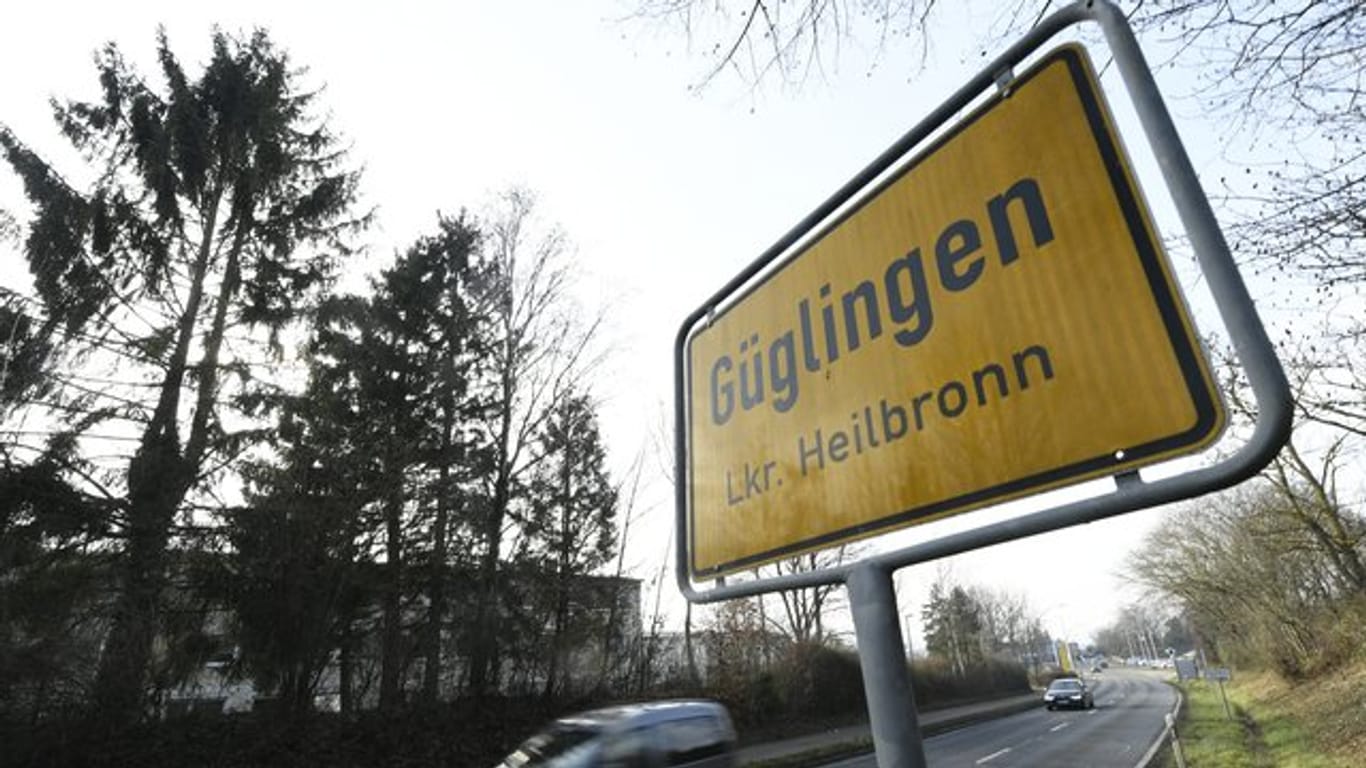 In Güglingen im Landkreis Heilbronn ist ein 15 Jahre alter Junge getötet worden.