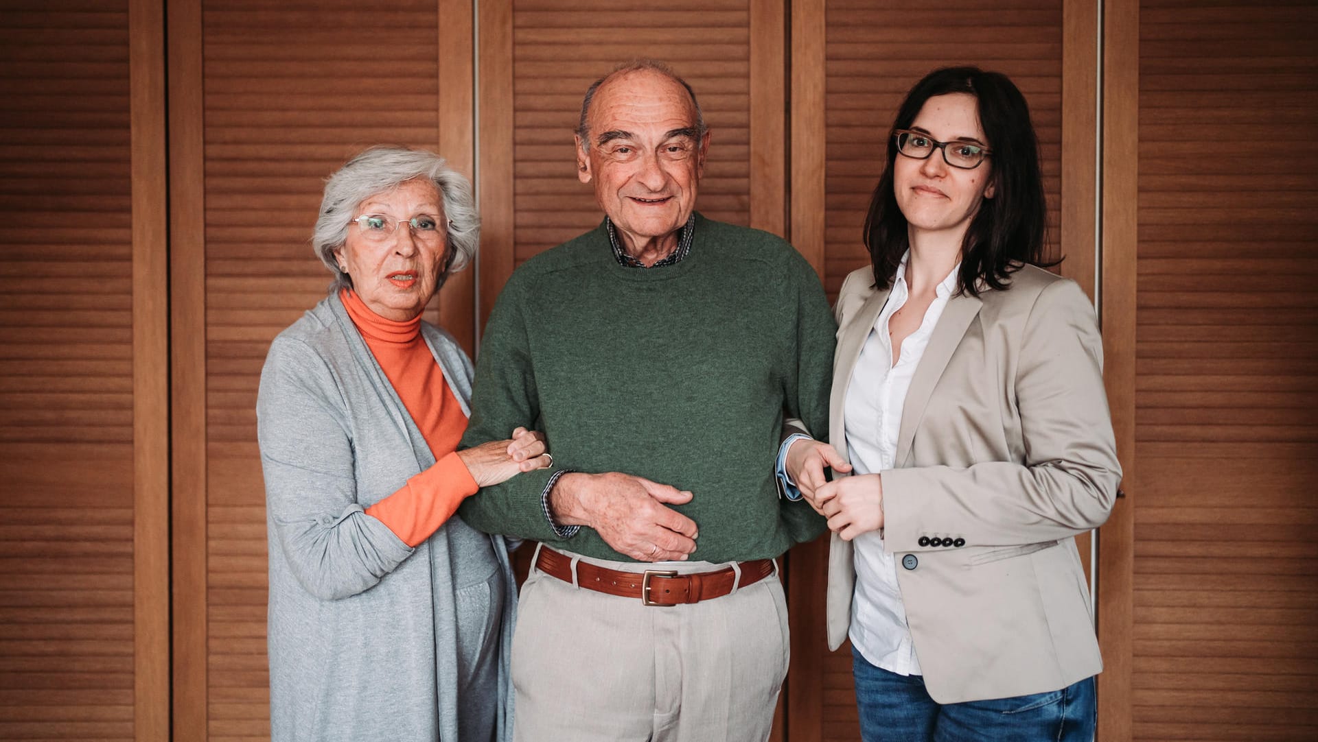 Petra und Franz Michalski mit t-online.de-Redakteurin Madeleine Janssen.