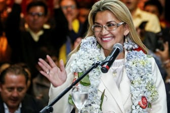 Interimspräsidentin Áñez kündigt ihre Kandidatur an: Die Partei der Bolivianerin liegt einer Umfrage zufolge hinter der sozialistischen Partei MAS.