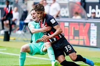 Frankfurt verlängerte mit Stürmer Gonçalo Paciência.