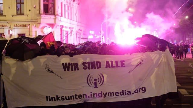 Anlass der Demonstration ist ein anstehender Prozess um die Plattform vor dem Bundesverwaltungsgericht in Leipzig. Anlass der Demonstration ist ein anstehender Prozess um die Plattform vor dem Bundesverwaltungsgericht in Leipzig.