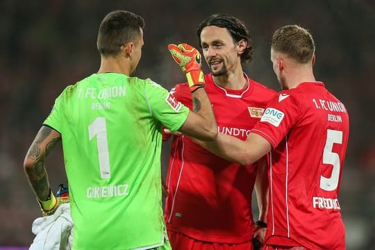 Neven Subotic (M) steht seit dieser Saison beim 1.