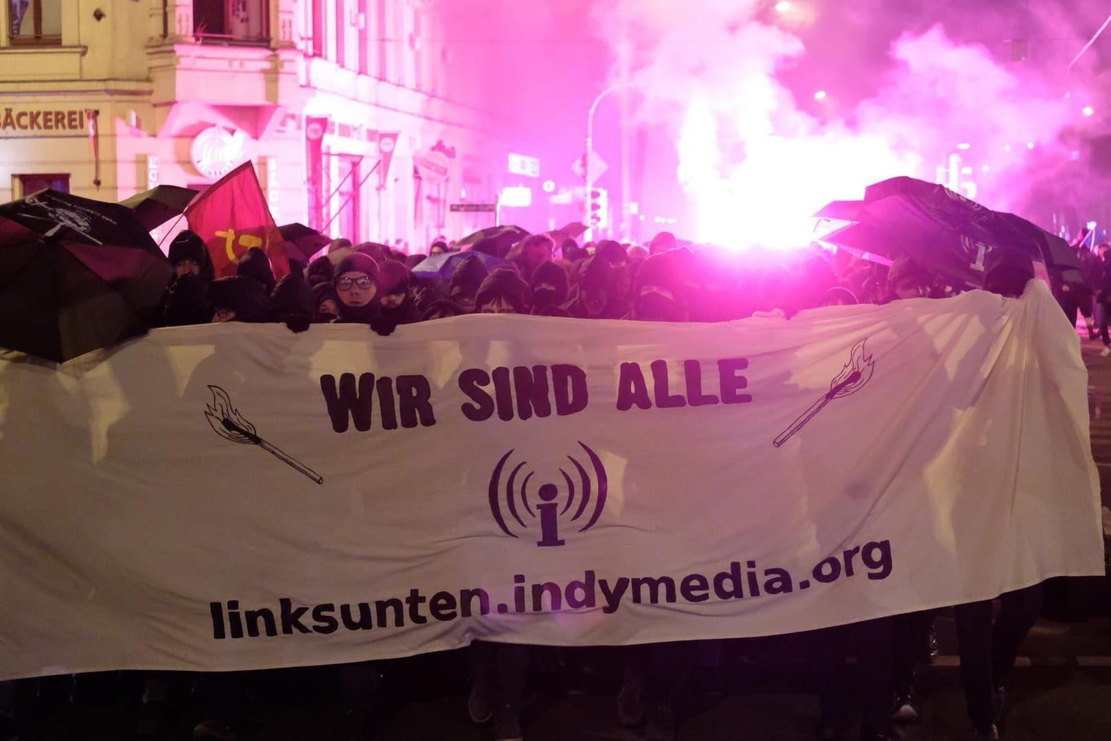 Leipzig: Bei einer Demonstration protestierten mehrere hundert Menschen gegen das Verbot der Plattform "Linksunten.Indymedia".