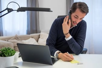 Die Grenzen zwischen Privat- und Berufsleben verschwimmen bei der Arbeit im Homeoffice schnell.