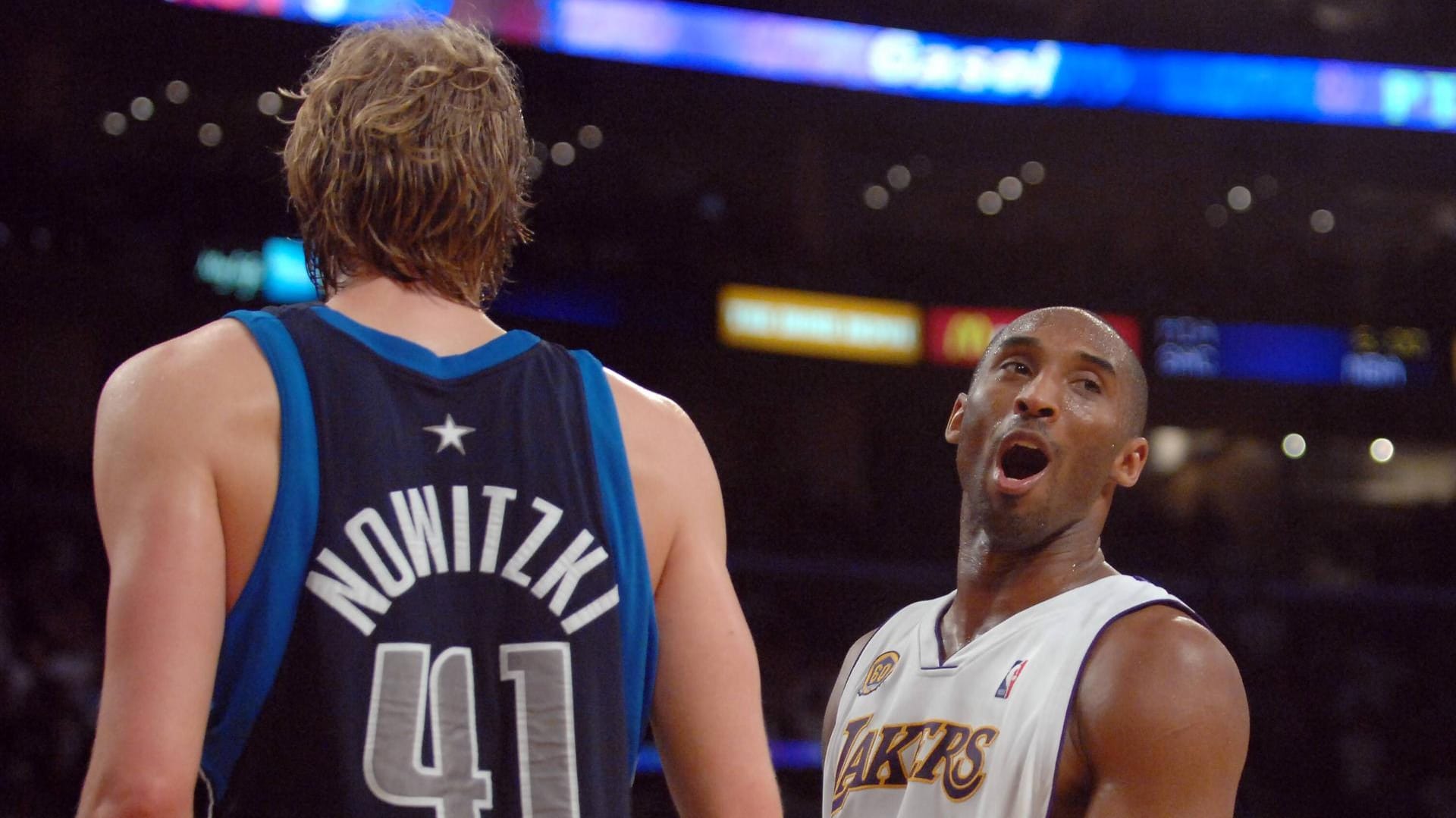 Dirk Nowitzki (l.) und Kobe Bryant: Auf dem Court Rivalen, abseits gute Freunde.