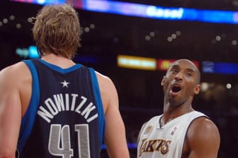 Dirk Nowitzki (l.) und Kobe Bryant: Auf dem Court Rivalen, abseits gute Freunde.