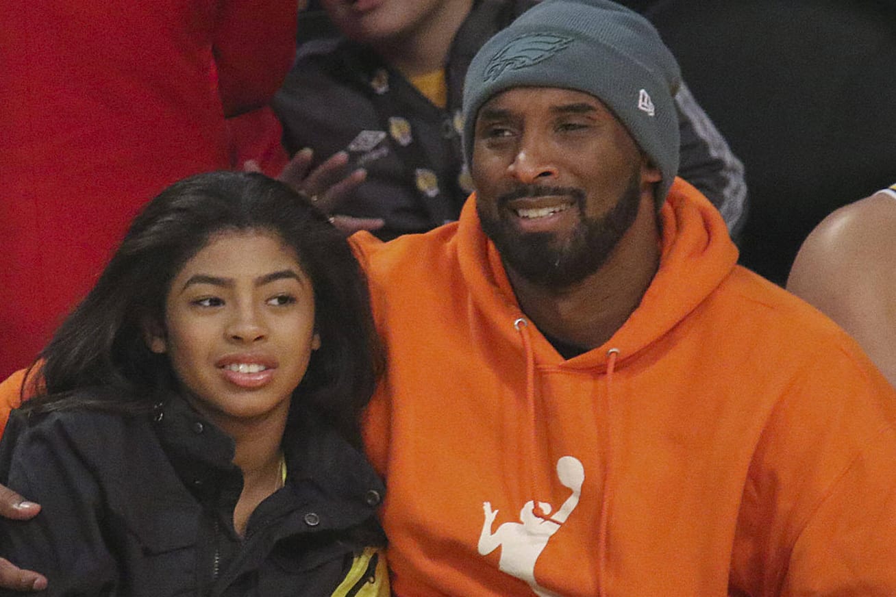 Kobe Bryant (r.) und Tochter Gianna bei einem Basketballspiel: Sie teilten ihre Liebe für den Sport.