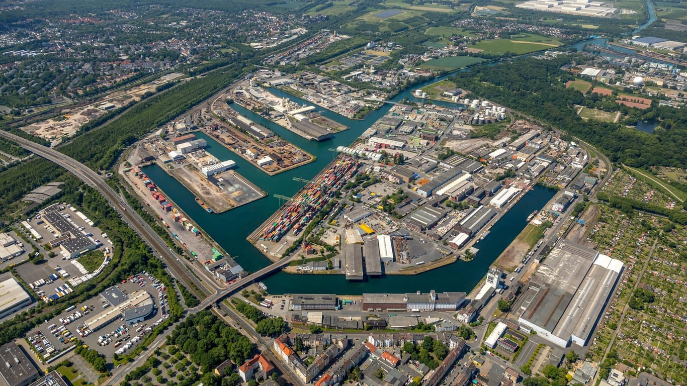 Der Binnenhafen in Dortmund: Hier soll das Hafenquartier samt integrativem Bildungs- und Beratungshaus entstehen.