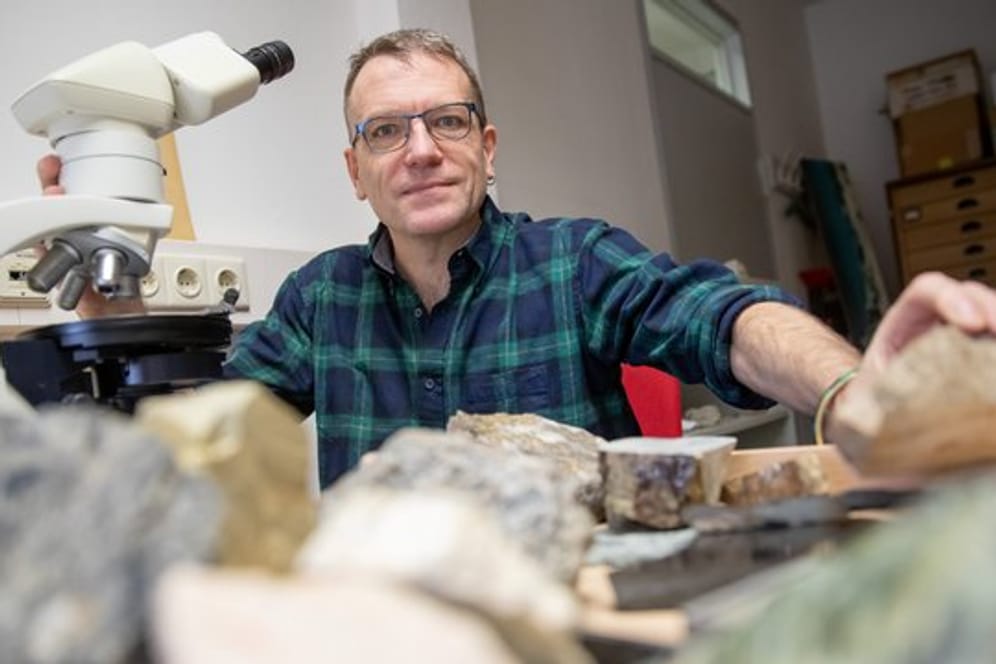 Daniel Köhn, Professor für Tektonik (Geologie), lehrt und forscht nun in Erlangen an der Friedrich-Alexander-Universität.