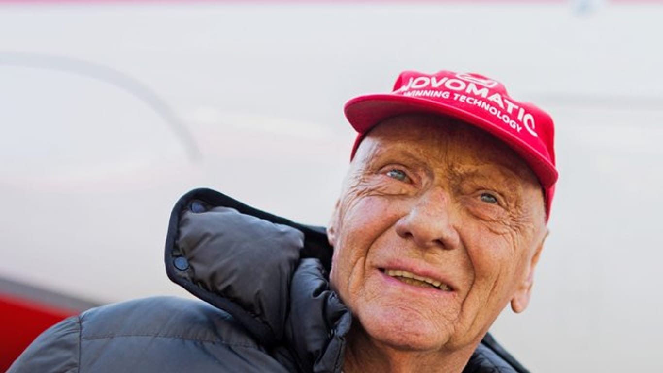 Seine Markenzeichen war die rote Mütze: Niki Lauda.