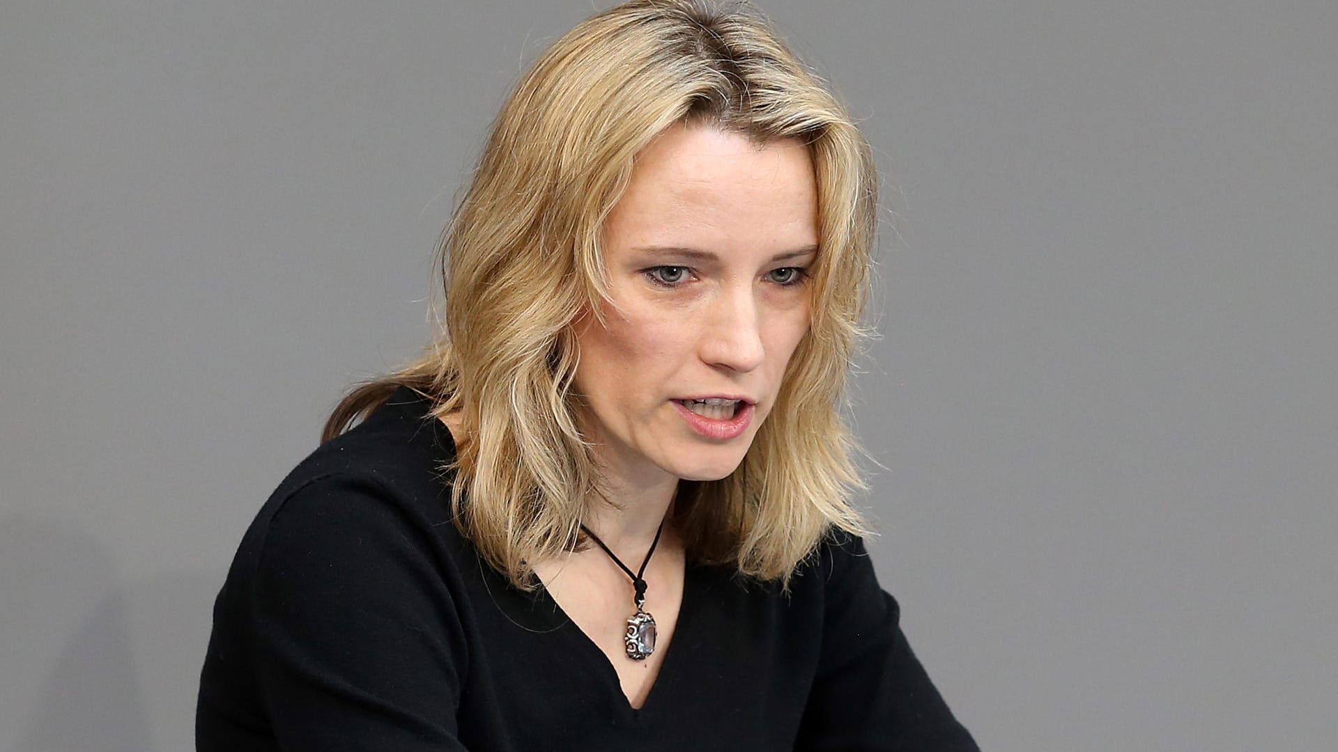 Verena Hartmann (AfD) spricht im Deutschen Bundestag: Die sächsische Abgeordnete verlässt ihre Bundestagsfraktion und Partei. Verena Hartmann (AfD) spricht im Deutschen Bundestag: Die sächsische Abgeordnete verlässt ihre Bundestagsfraktion und Partei.