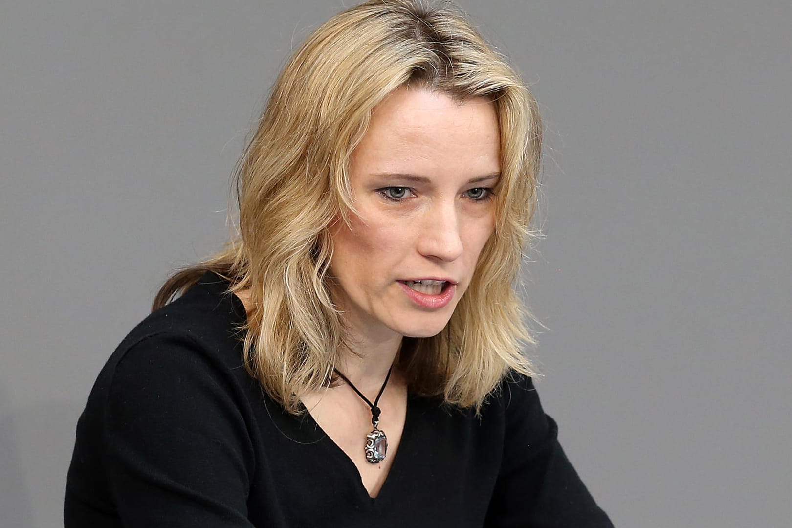 Verena Hartmann (AfD) spricht im Deutschen Bundestag: Die sächsische Abgeordnete verlässt ihre Bundestagsfraktion und Partei.