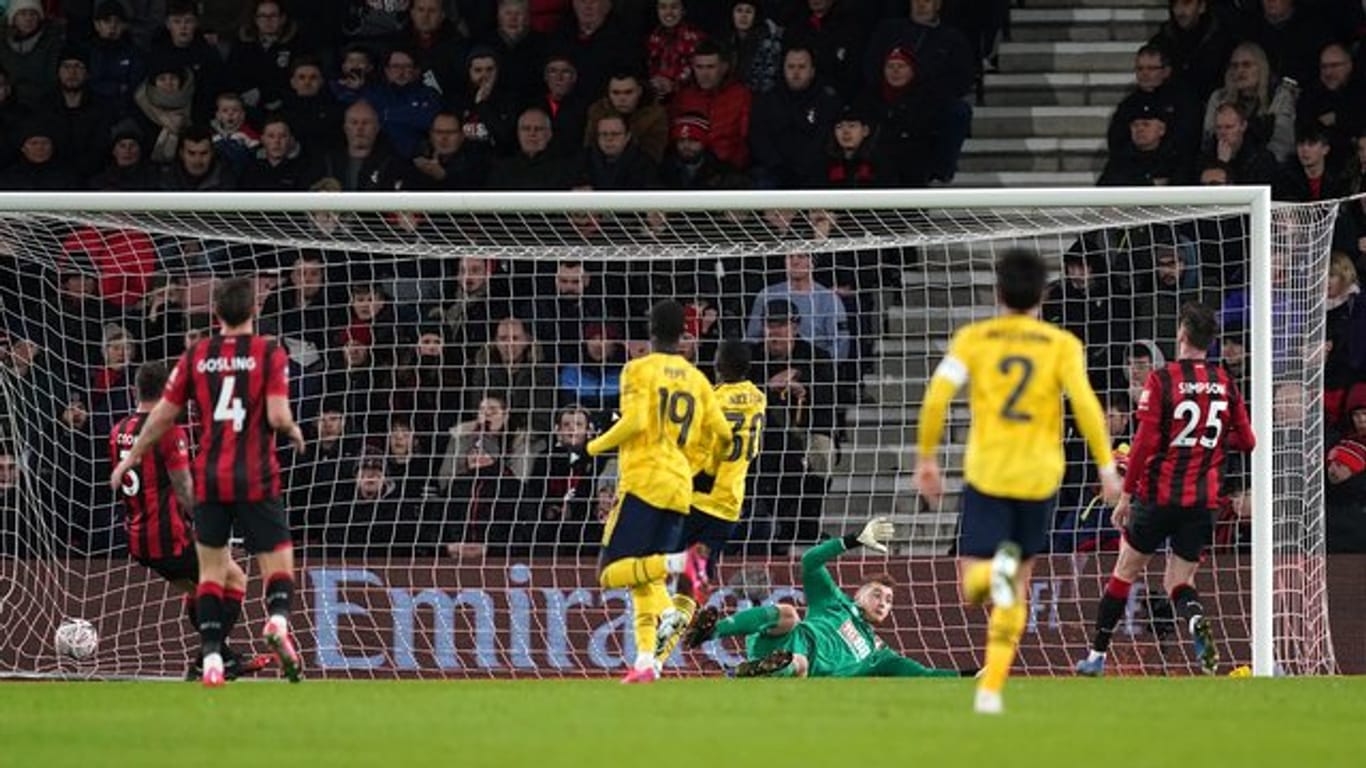Eddie Nketiah (M) erzielte den Treffer zum 2:0 für den FC Arsenal.