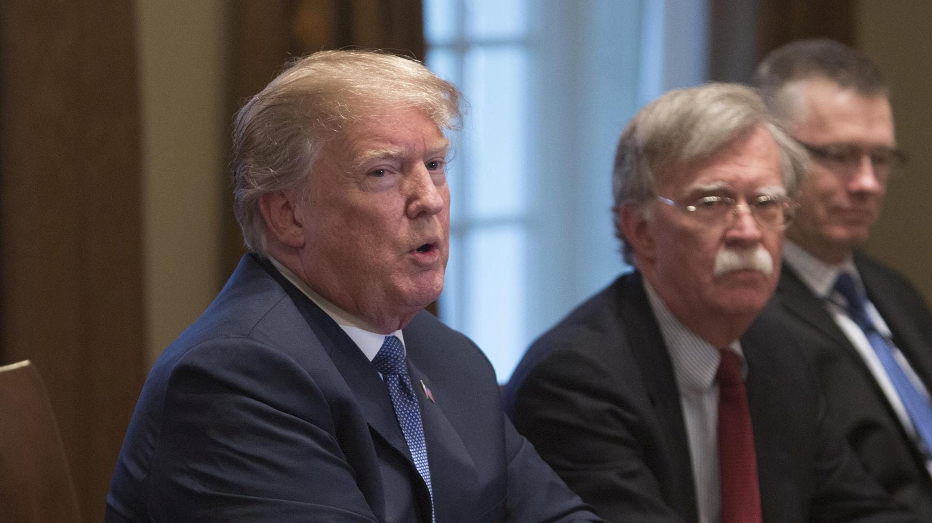 John Bolton (rechts) könnte für Donald Trump richtig gefährlich werden (Archivbild).