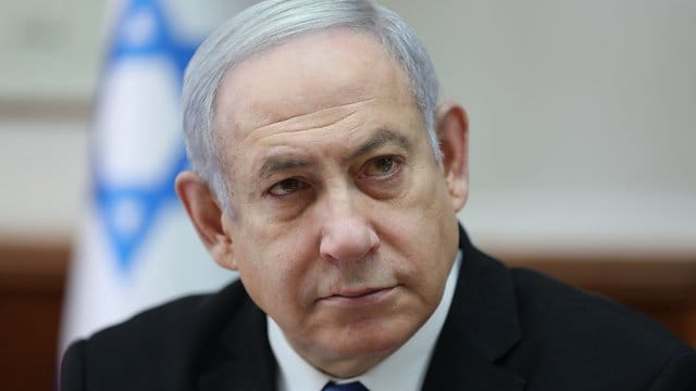Israels Ministerpräsident Benjamin Netanjahu will nun doch keine Immunität. Israels Ministerpräsident Benjamin Netanjahu will nun doch keine Immunität.