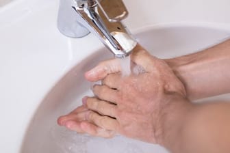 Konsequentes, häufiges Händewaschen ist mit der beste Schutz gegen Infektionskrankheiten aller Art.