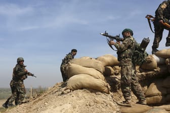 Afghanische Sicherheitskräfte in der Provinz Baghlan: Seit Jahren ist das Gebiet umkämpft, zuletzt spitzte sich die Lage weiter zu. (Archivbild)