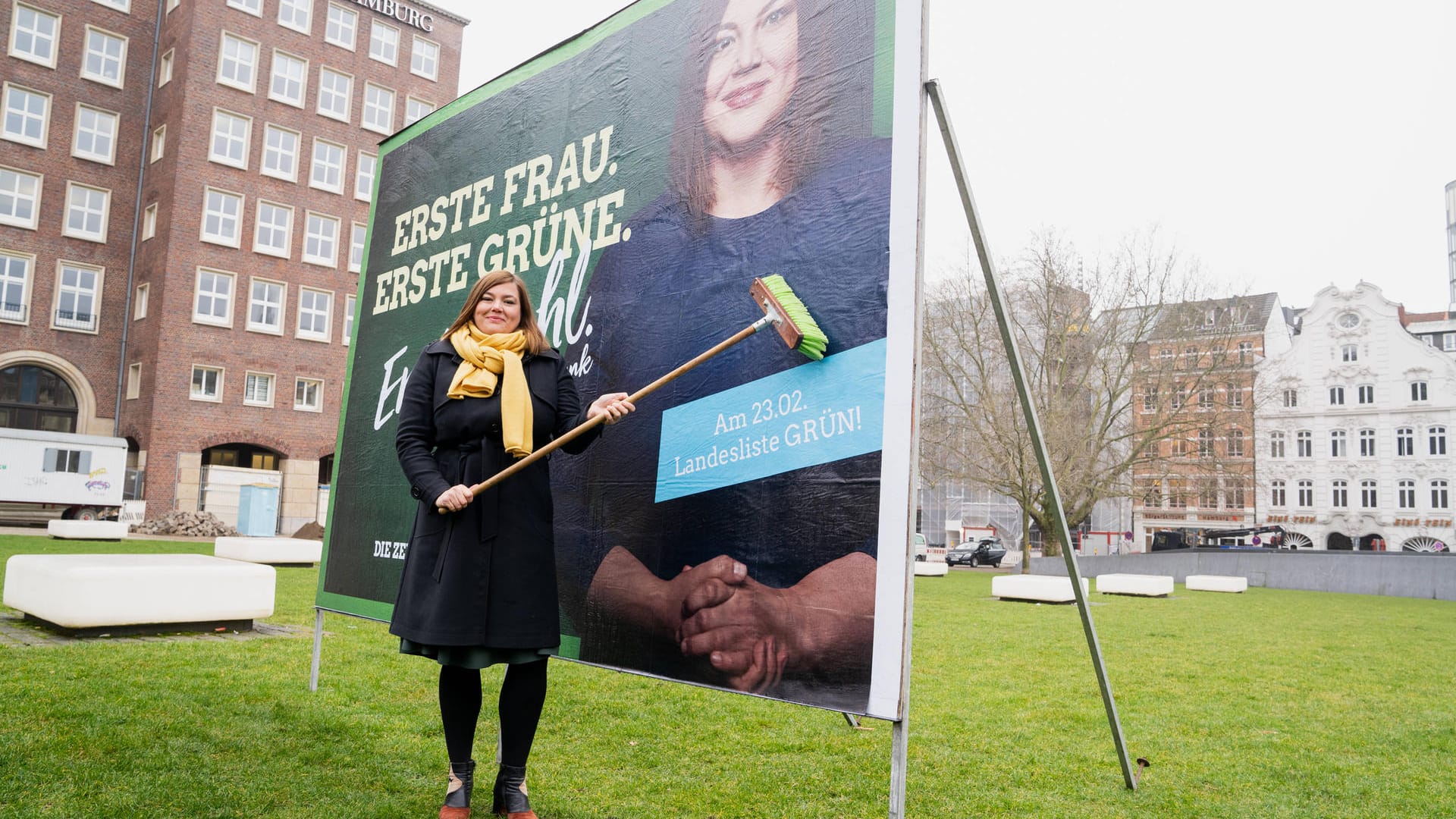 Hamburgs Zweite Bürgermeisterin Katharina Fegebank im Wahlkampf: Die Grünen liegen nahezu gleichauf mit ihrem Koalitionspartner SPD. Ewig Juniorpartner, das wollen sie nicht mehr sein.