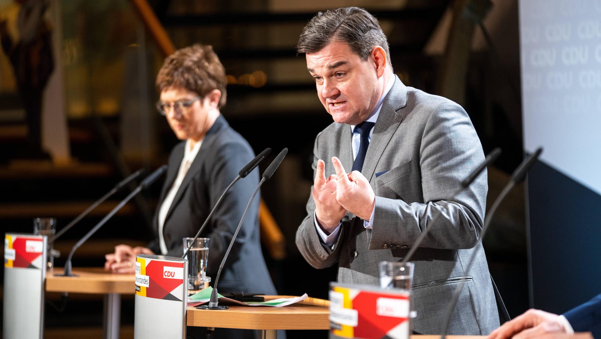 Hamburgs CDU-Spitzenkandidat Marcus Weinberg (rechts neben CDU-Chefin Annegret Kramp-Karrenbauer): "Wir sagen, wir sind die Stimme der Vernunft."